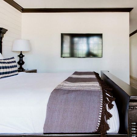 Castroville Hillside Boutique Hotel מראה חיצוני תמונה