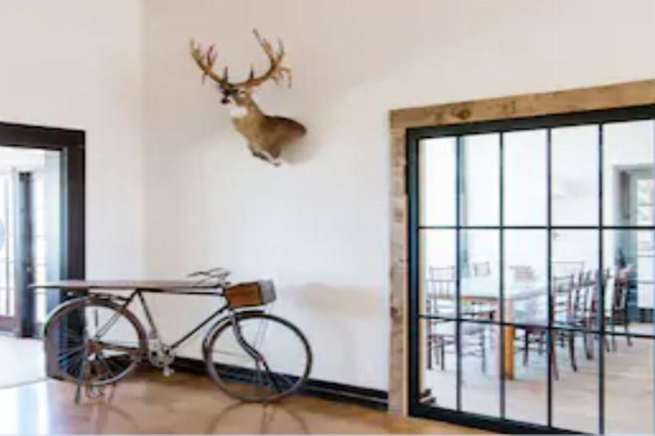 Castroville Hillside Boutique Hotel מראה חיצוני תמונה
