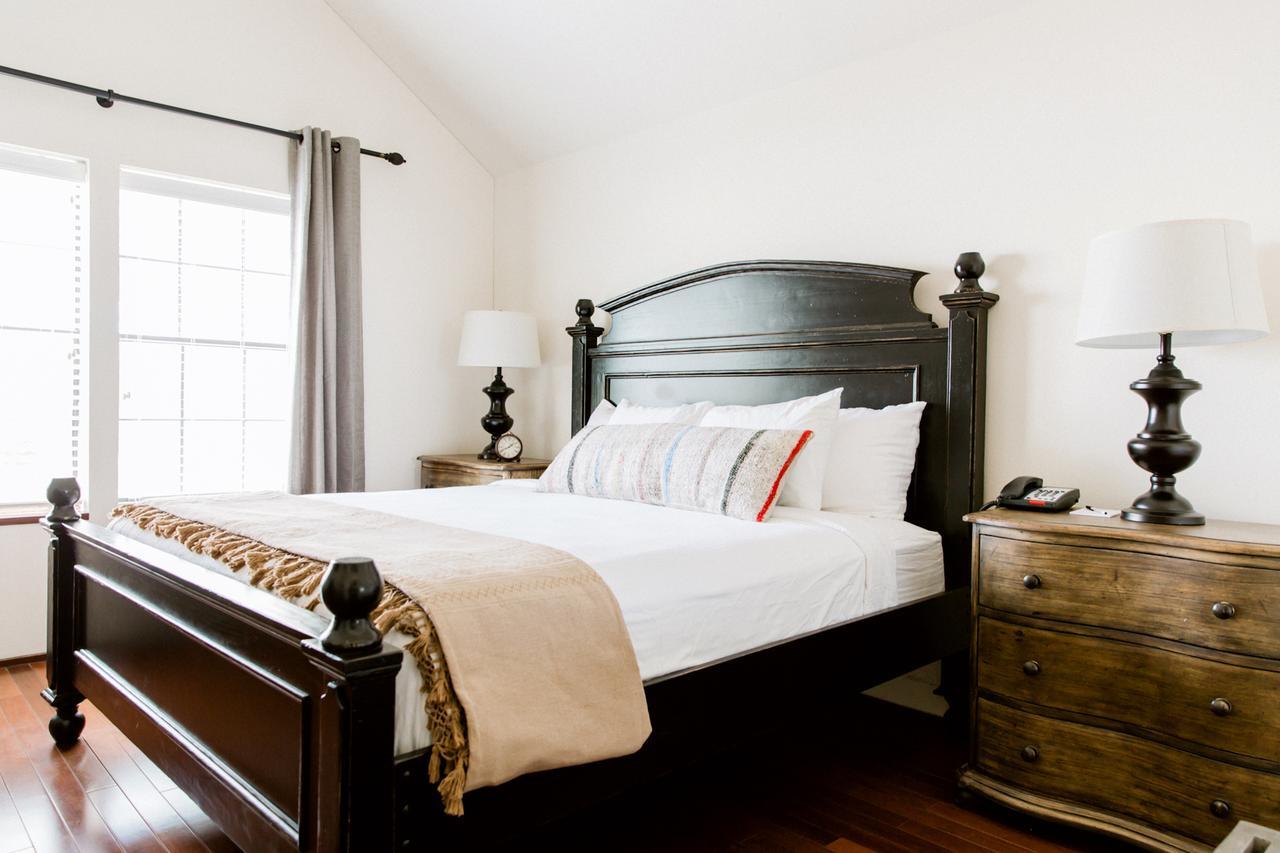 Castroville Hillside Boutique Hotel מראה חיצוני תמונה