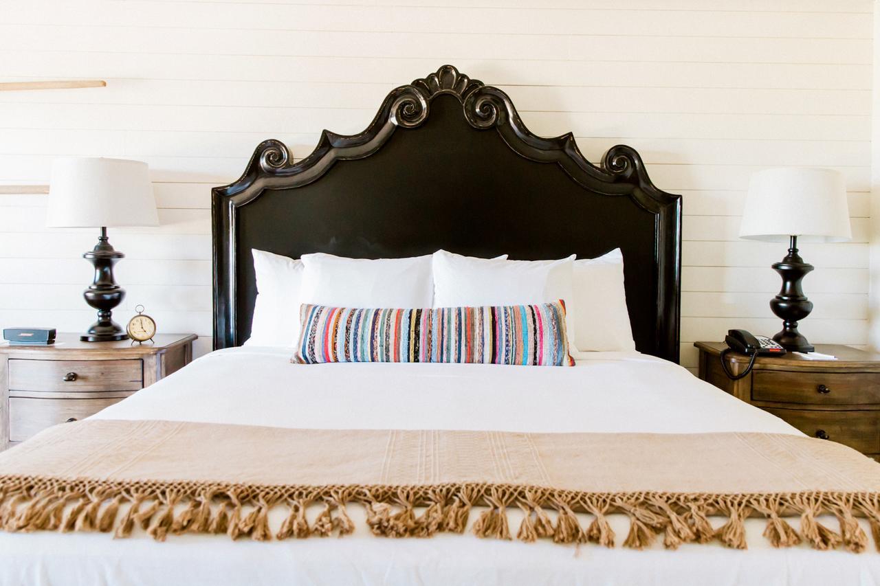 Castroville Hillside Boutique Hotel מראה חיצוני תמונה