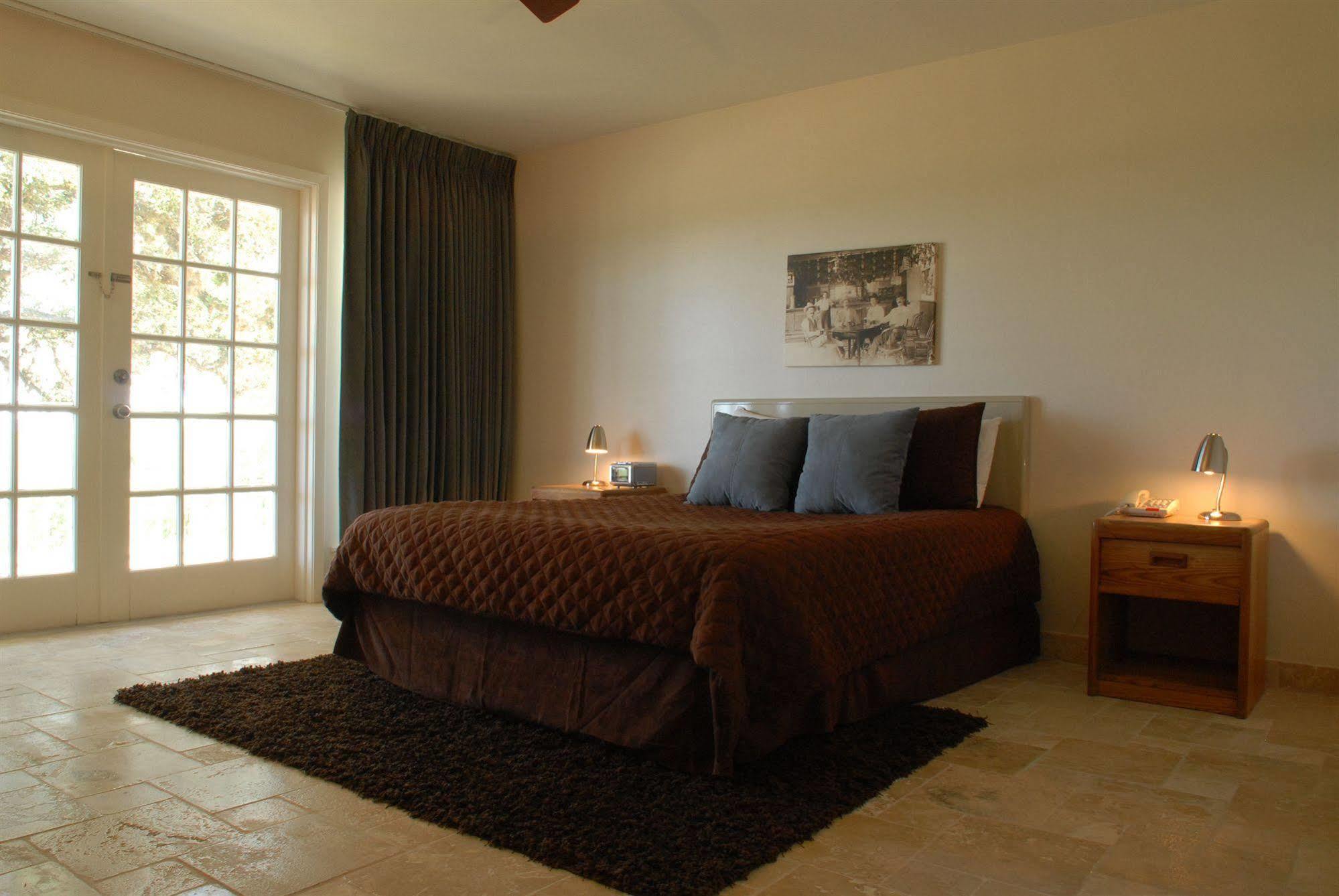 Castroville Hillside Boutique Hotel מראה חיצוני תמונה