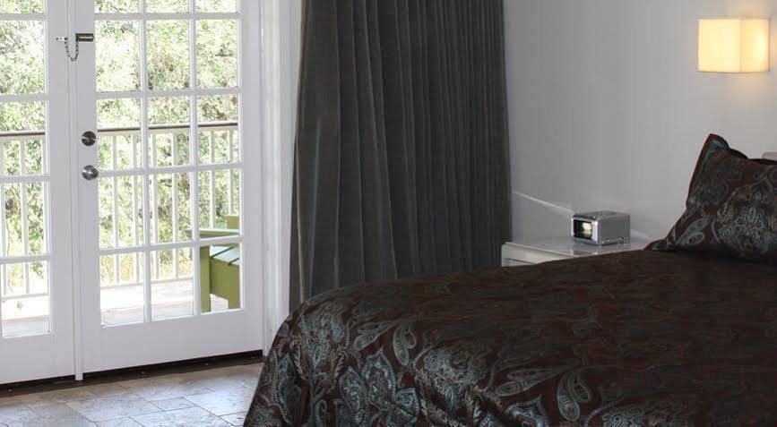 Castroville Hillside Boutique Hotel מראה חיצוני תמונה