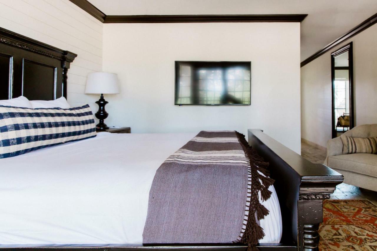Castroville Hillside Boutique Hotel מראה חיצוני תמונה
